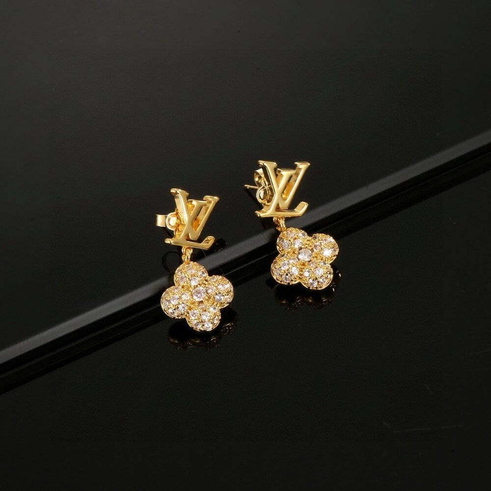 ✨✨✨Louis Vuitton earrings✨✨✨ - Picture 5 of 5